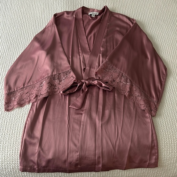 In Bloom Pink Robe - Picture 3 of 4